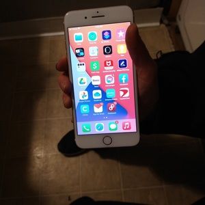 Unlocked Apple i phone7plus